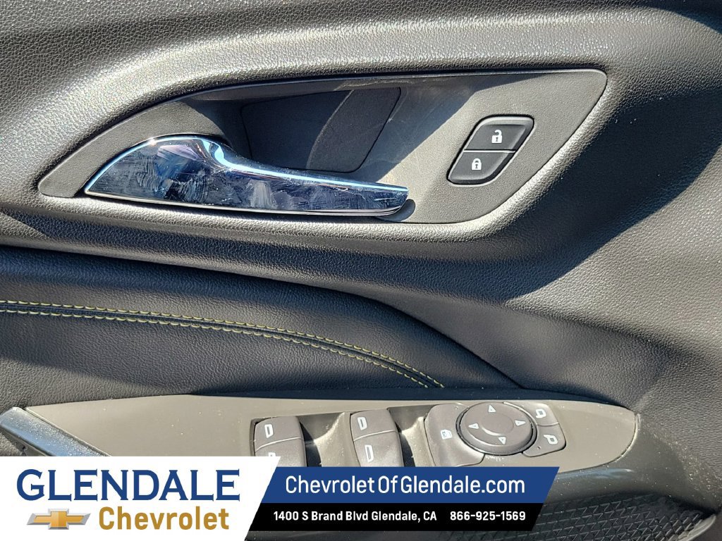 Used 2025 Chevrolet Trax LT FWD image 29