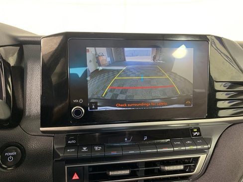 Used 2025 Toyota Camry LE image 28