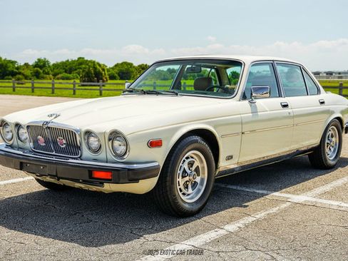 Used 1987 Jaguar XJ6 RWD image 14