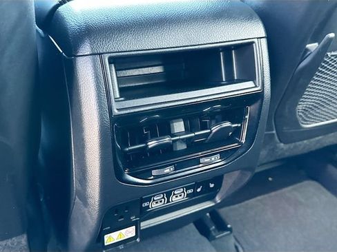 Used 2025 Jeep Grand Cherokee Overland AWD/4WD image 26