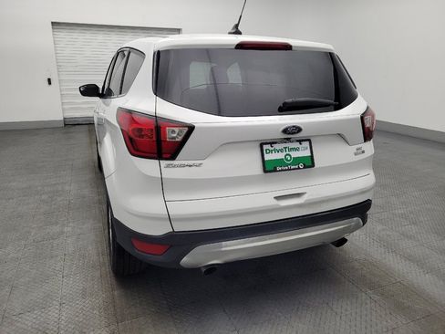 Used 2019 Ford Escape SE image 6