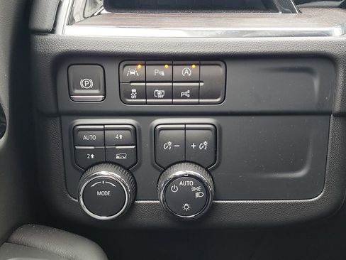 Used 2025 Chevrolet Tahoe LS image 22