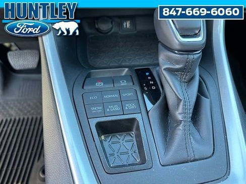 Used 2023 Toyota RAV4 XLE Premium image 20