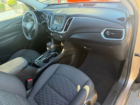 Used 2019 Chevrolet Equinox LT FWD image 30
