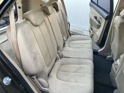 Used 2009 Kia Rondo LX image 35