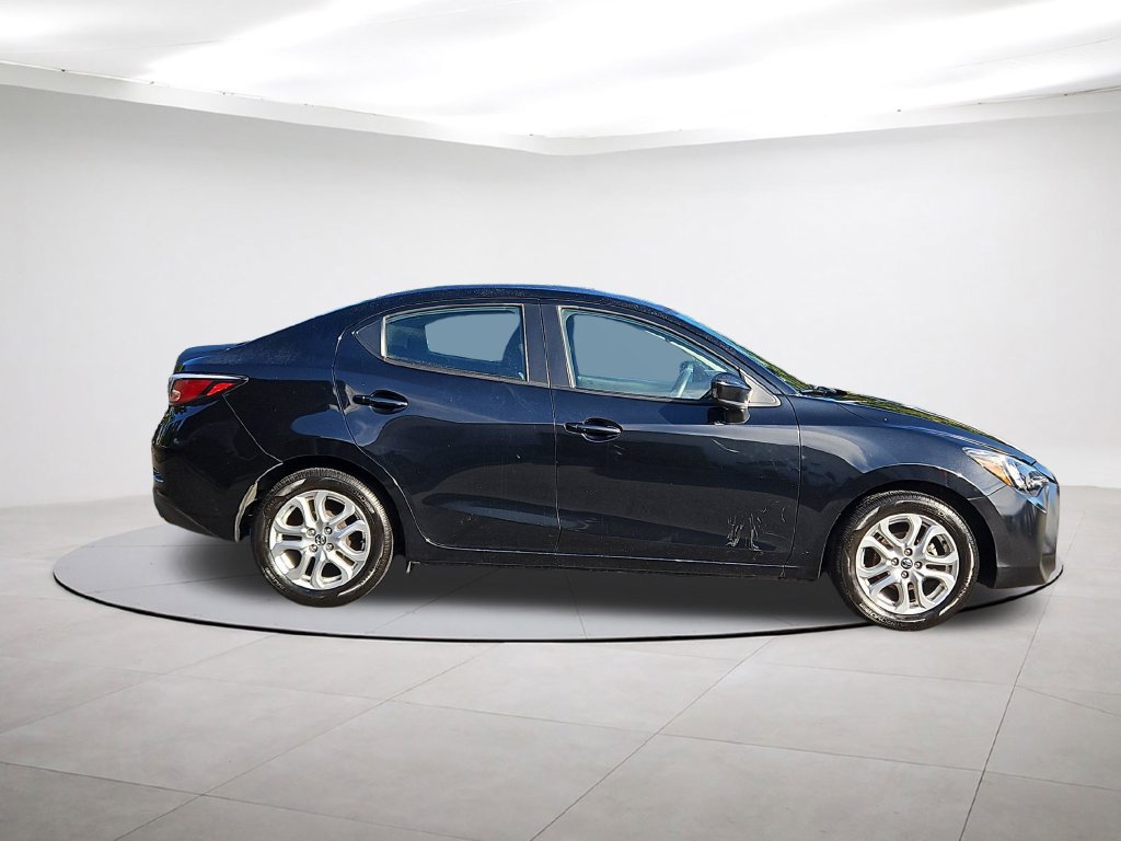 Used 2017 Toyota Yaris iA FWD image 8