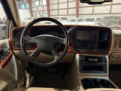 Used 2006 GMC Sierra 2500 SLT w/ Heavy-Duty Power Package image 18