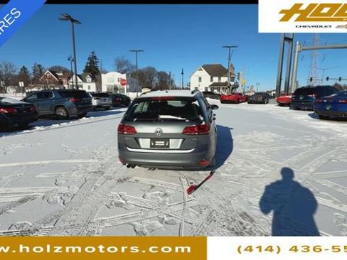 Used 2016 Volkswagen Golf Limited Edition image 7