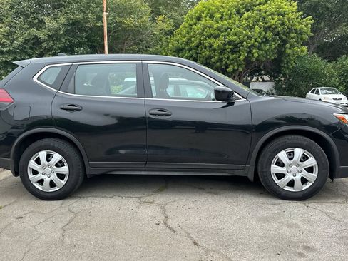 Used 2019 Nissan Rogue S FWD image 4