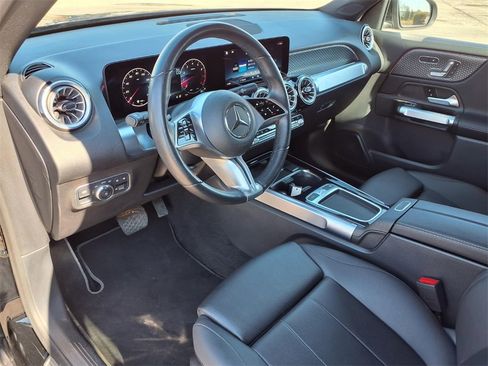 Used 2025 Mercedes-Benz GLB 250 image 22