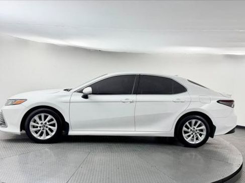 Used 2023 Toyota Camry LE FWD image 3