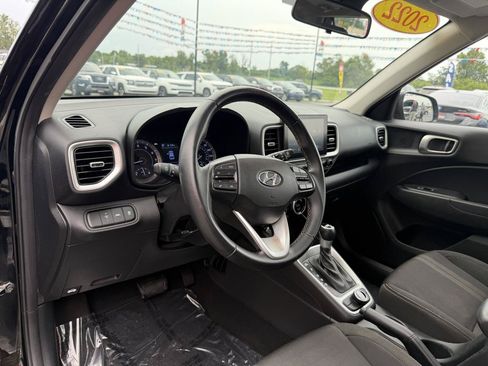 Used 2022 Hyundai Venue SEL w/ Cargo Package FWD image 13