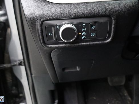 Used 2021 Ford Explorer XLT image 15