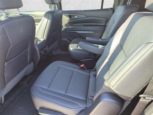 Used 2026 Chevrolet Traverse LT w/ Driver Confidence Package FWD image 23