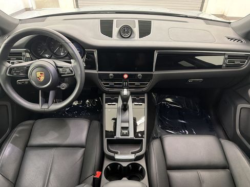 Used 2026 Porsche Macan AWD/4WD image 15
