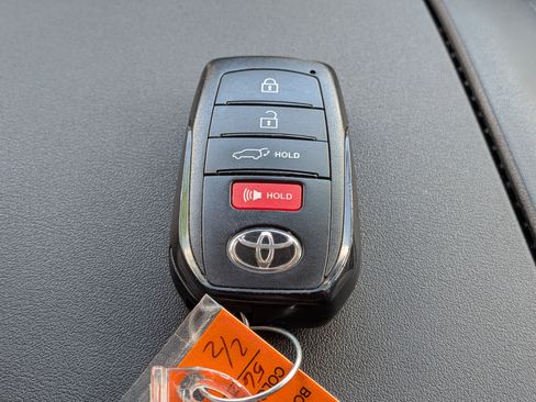 Used 2024 Toyota Highlander Platinum AWD/4WD image 37