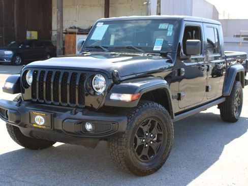 Used 2021 Jeep Gladiator Overland AWD/4WD image 13