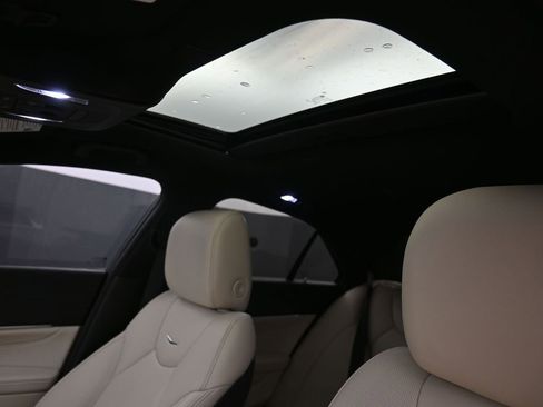 Used 2020 Cadillac CT4 Premium Luxury RWD image 7
