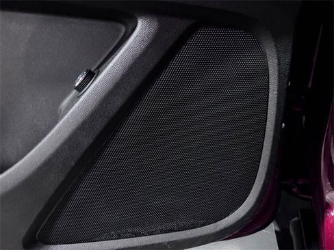 Used 2020 Chevrolet Traverse LT image 14