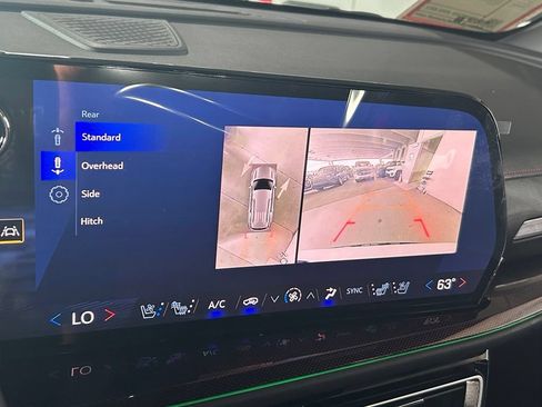 Used 2024 Chevrolet Traverse RS FWD image 22