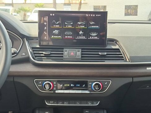 Used 2025 Audi Q5 e Premium AWD/4WD image 24