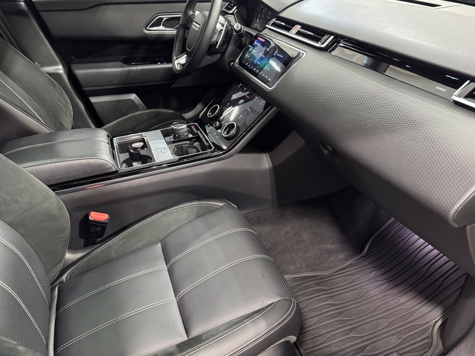 Used 2020 Land Rover Range Rover Velar R-Dynamic S AWD/4WD image 55
