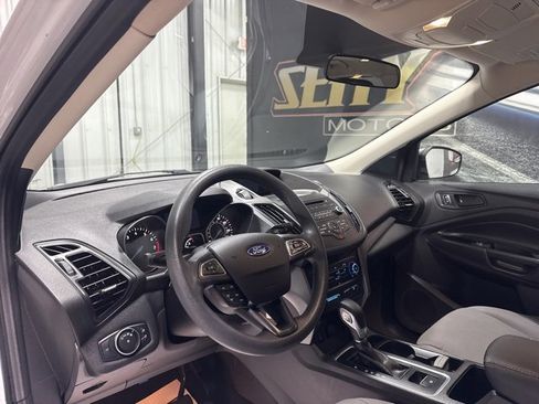Used 2017 Ford Escape S image 6