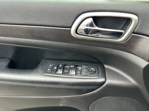 Used 2018 Jeep Grand Cherokee Altitude image 11