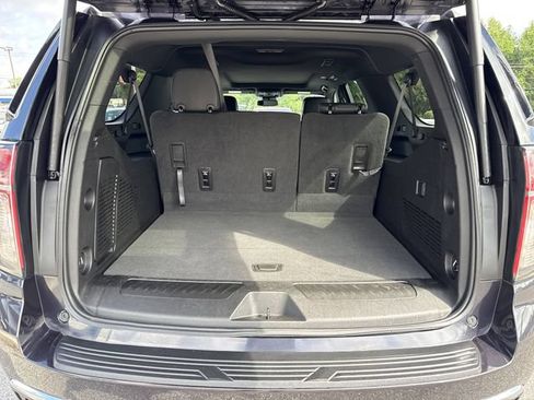 Used 2023 Chevrolet Suburban LT RWD image 42