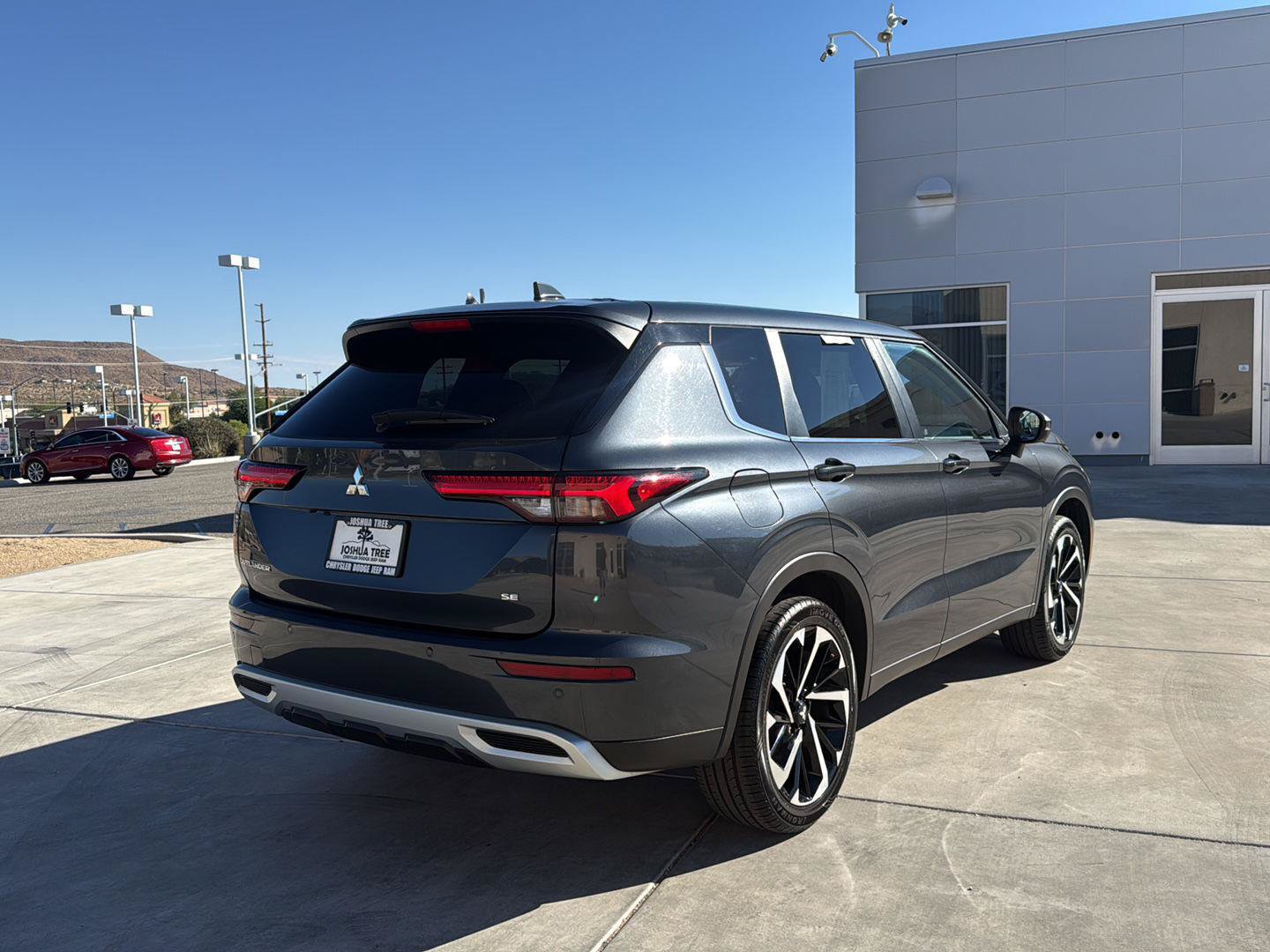 Used 2024 Mitsubishi Outlander FWD image 10