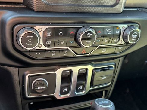 Used 2021 Jeep Wrangler Sport AWD/4WD image 29