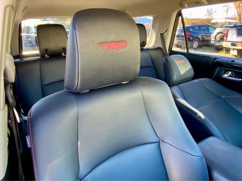 Used 2020 Toyota 4Runner TRD Off-Road Premium image 31