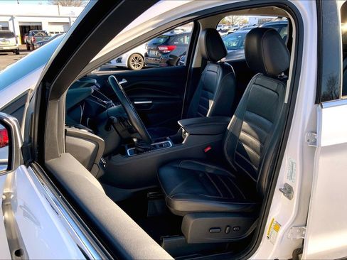 Used 2017 Ford Escape Titanium image 8