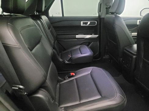 Used 2023 Ford Explorer XLT w/ Equipment Group 202A image 19