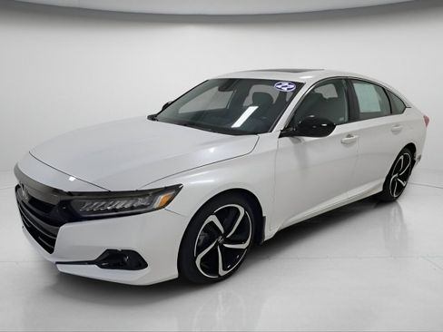 Used 2022 Honda Accord Sport image 3