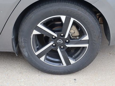 Used 2024 Nissan Sentra SV FWD image 26
