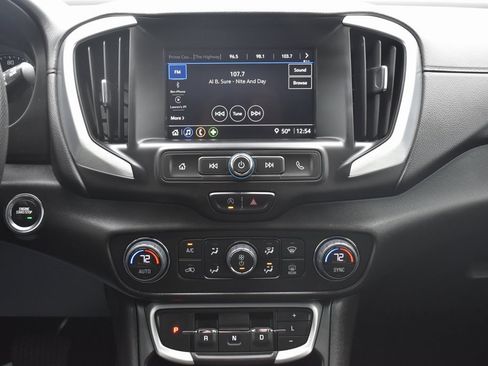 Used 2022 GMC Terrain SLE w/ Driver Convenience Package image 18