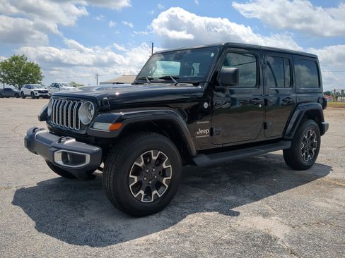 Used 2024 Jeep Wrangler Unlimited Sahara w/ Technology Group AWD/4WD image 6