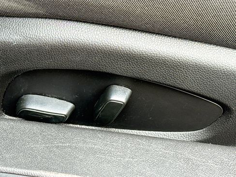 Used 2022 Chevrolet Camaro LT image 22