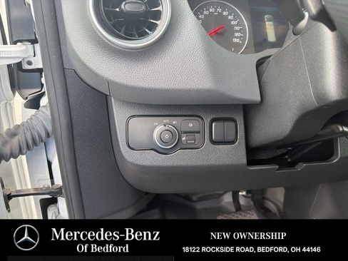 Used 2025 Mercedes-Benz Sprinter 2500 image 9