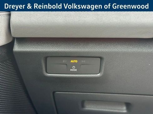 New 2026 Volkswagen Tiguan SE image 16