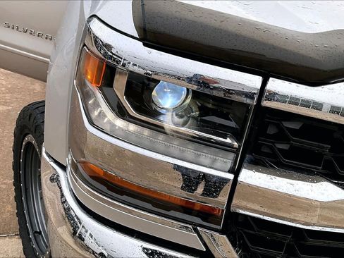 Used 2017 Chevrolet Silverado 1500 LT w/ All Star Edition image 26