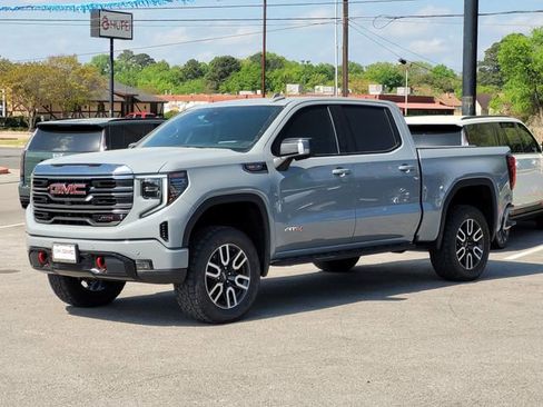Used 2024 GMC Sierra 1500 AT4 w/ Technology Package AWD/4WD image 4