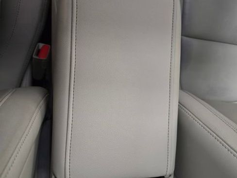 Used 2019 GMC Acadia SLT image 27