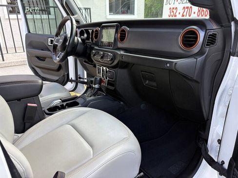Used 2022 Jeep Gladiator Mojave w/ Trailer Tow Package AWD/4WD image 18