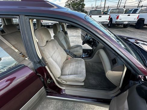 Used 2001 Subaru Outback Wagon AWD/4WD image 23