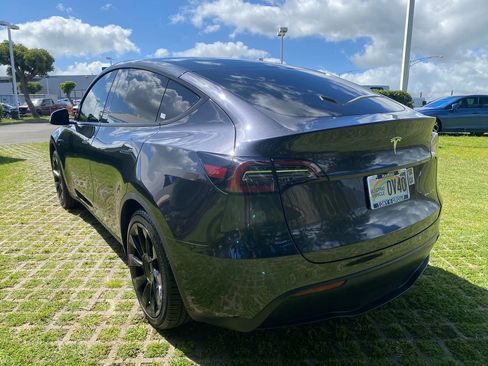 Used 2024 Tesla Model Y Long Range AWD/4WD image 5