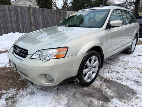 Used 2007 Subaru Outback 2.5i Limited image 2