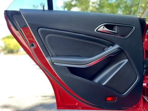 Used 2019 Mercedes-Benz CLA 250 image 19