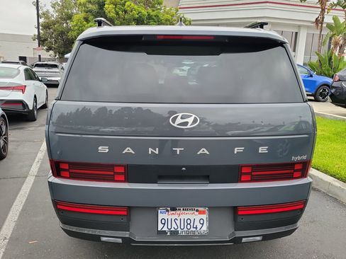 Used 2025 Hyundai Santa Fe SEL FWD image 6